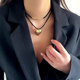 Coração Pendente: Colar Elegante