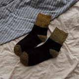 Meias Casuais com Estampas em Blocos de Cor