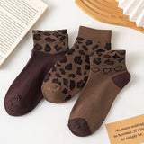 Meias Vintage com Estampa de Leopardo