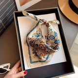 Cachecol Elegante com Estampa Floral