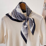 Écharpe Élégante au Style Vintage
