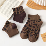 Meias Vintage com Estampa de Leopardo