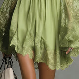 Nádia - Vestido mini com ombros à mostra e renda