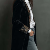 Léontine | Blazer Justo com Estampa Barroca em Preto