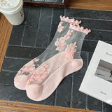 Meias Bordadas com Flores e Tecnologia Respirante
