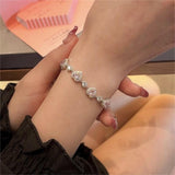 Pulseira Elegante com Design de Coração