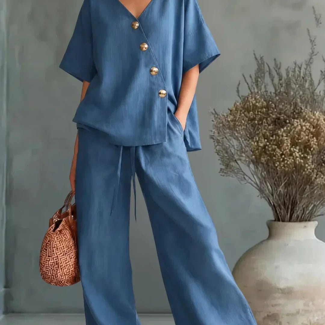 Celia Conjunto com Decote em V e Detalhes em Botões