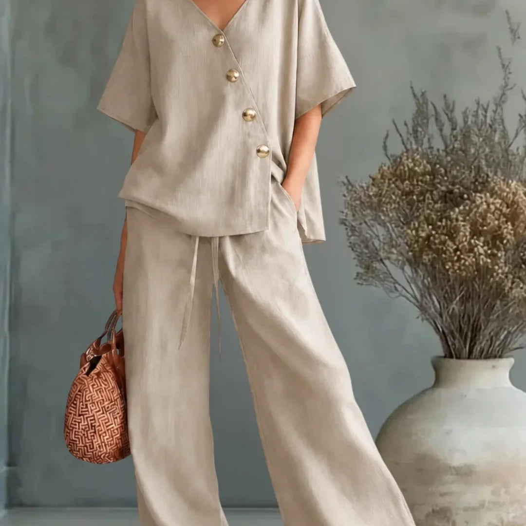 Celia Conjunto com Decote em V e Detalhes em Botões