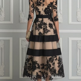 Vestido Midi A Linha Elegante em Renda Preta