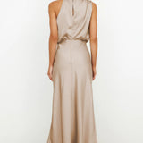 Tyra | Vestido de Gala Elegante com Decote Halter