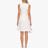 Vestido Mini Sem Mangas Elegante com Detalhe Recortado