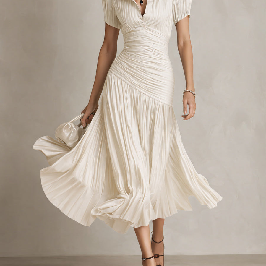 Adriana | Vestido midi em cetim com riscas retro