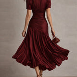 Adriana | Vestido midi em cetim com riscas retro