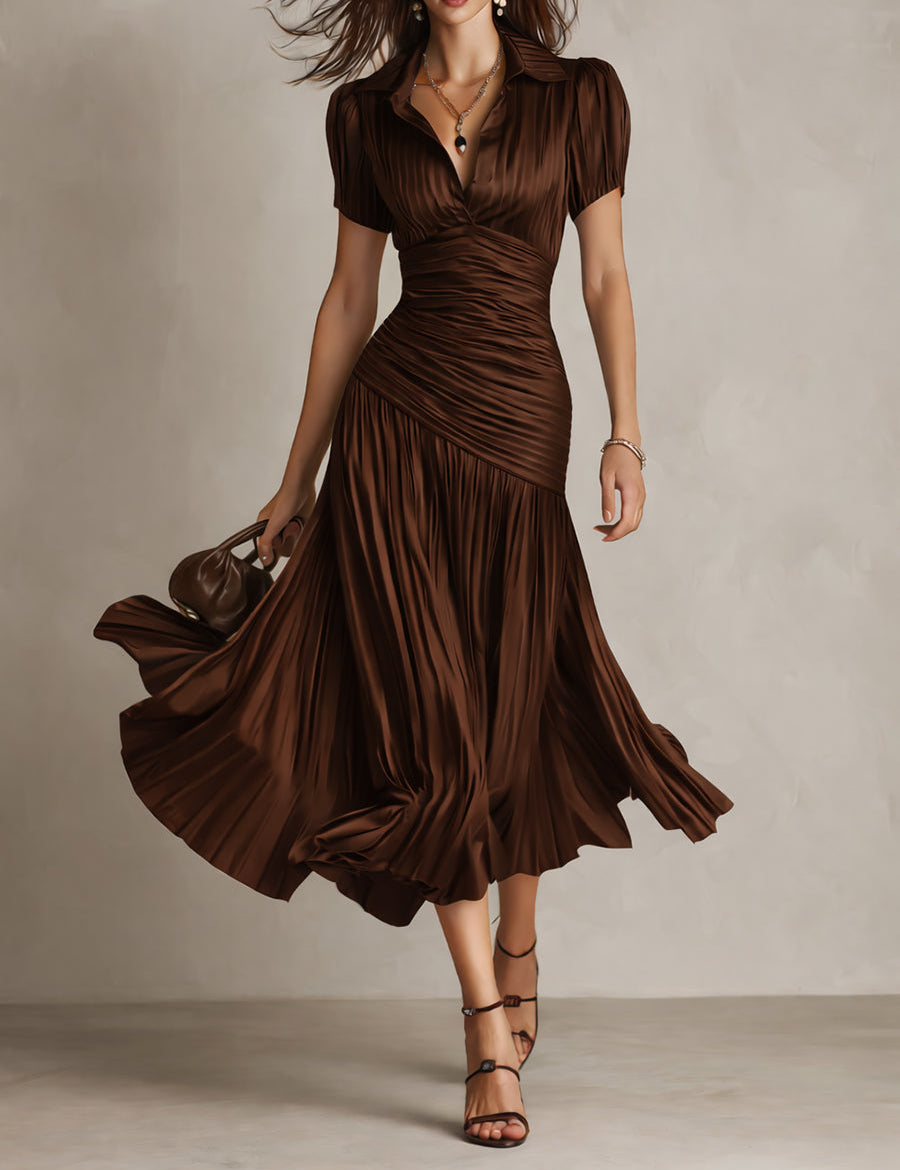 Adriana | Vestido midi em cetim com riscas retro