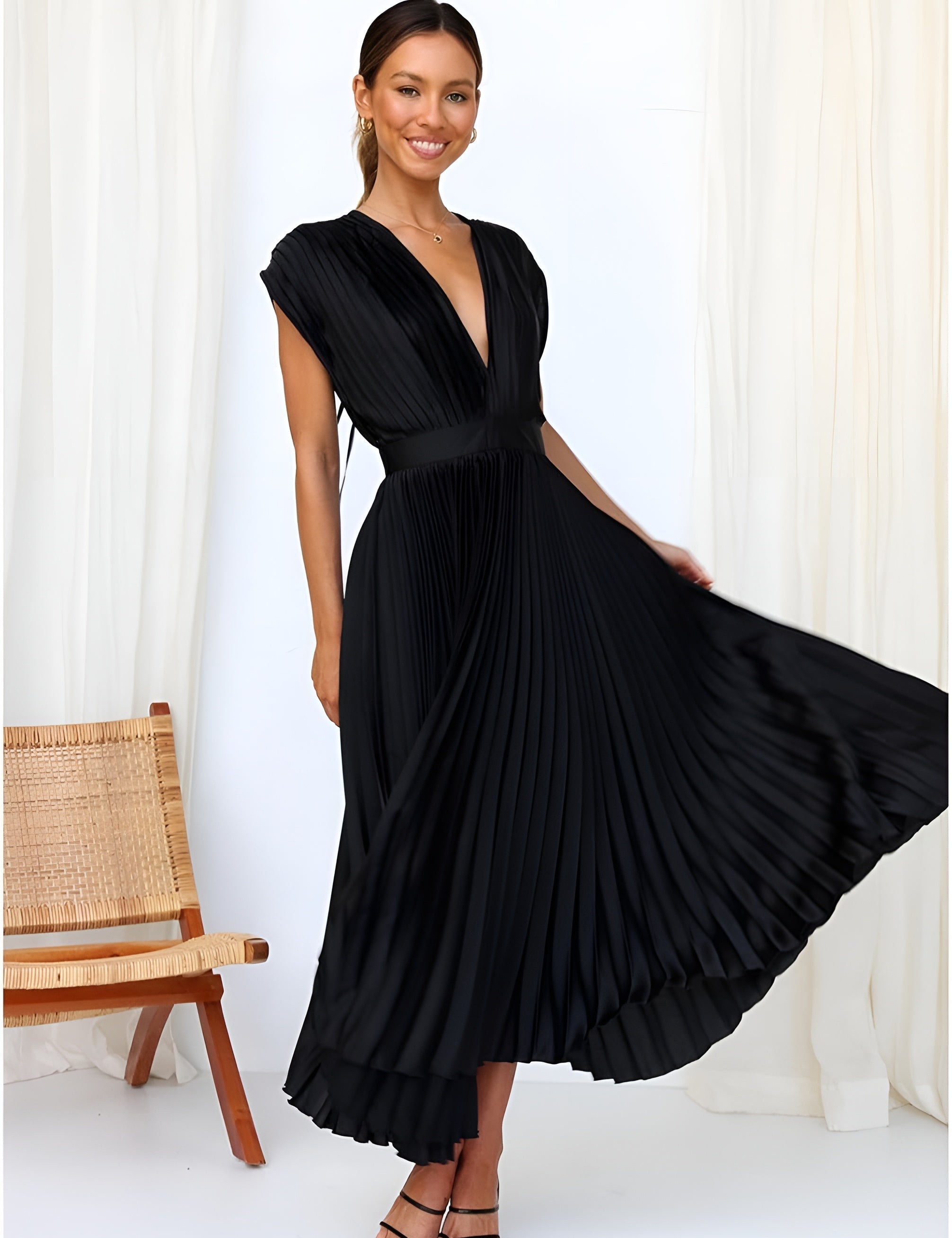 Selina | Vestido Sem Mangas com Pregas e Zíper
