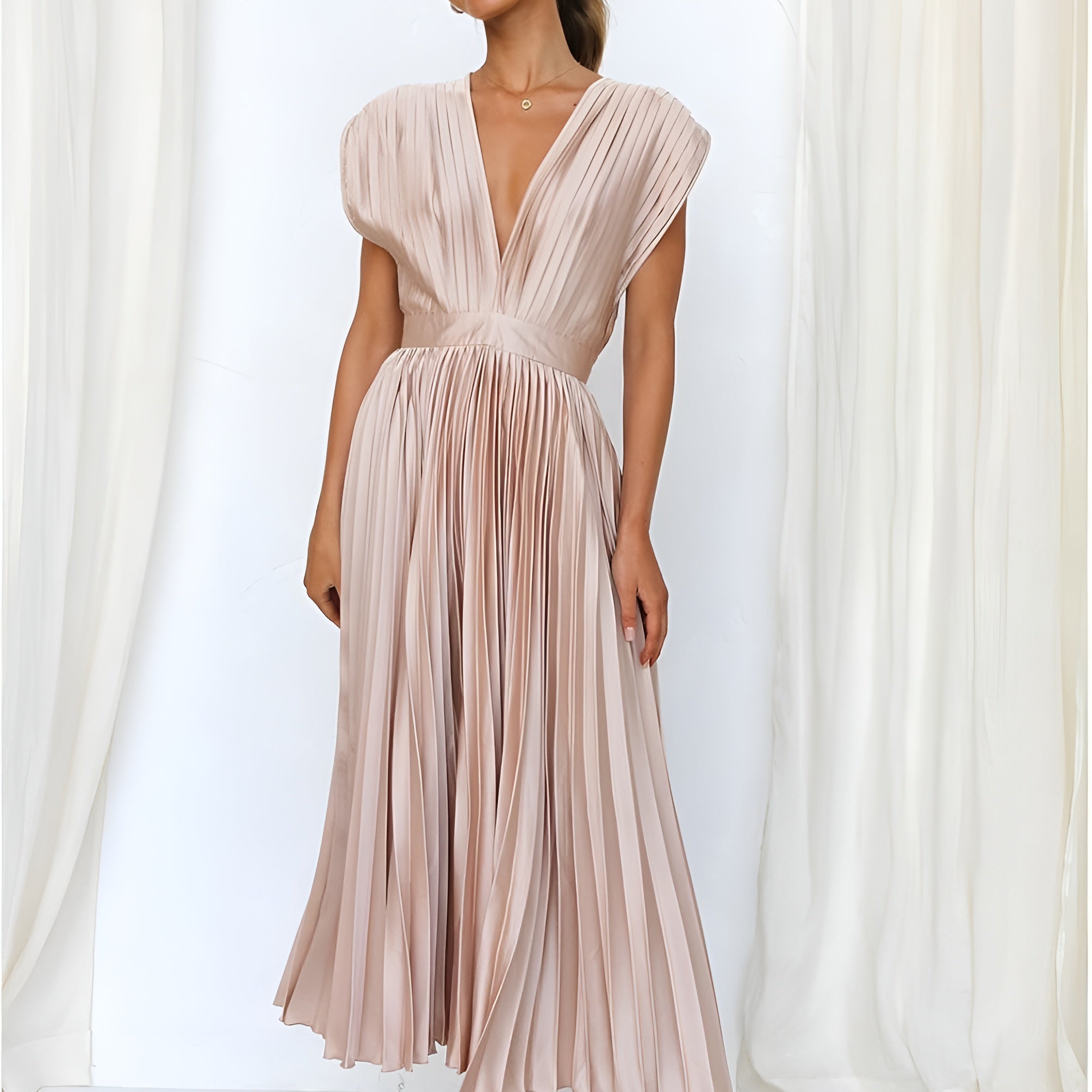 Selina | Vestido Sem Mangas com Pregas e Zíper