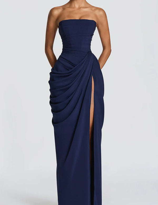 Leticia | Vestido Maxi Sem Mangas com Pregas Assimétricas e Detalhes em Cordão nas Costas Cyra