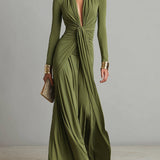 Valentina · Vestido longo com decote em V e detalhes em babados