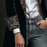 Léontine | Blazer Justo com Estampa Barroca em Preto