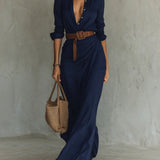 Vestido longo ajustado com mangas longas e detalhes em lapela