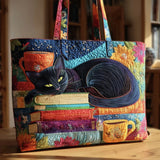 "Carlota | Bolsa Tote Preta para Livros e Canecas" can be rewritten as "Carlota | Tote Bag Preta Ideal para Livros e Canecas".