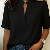 Margaux | Blusa Chic com Decote em V e Detalhe Dourado