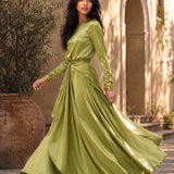 Elegante Vestido Maxi de Satén con Drapeado