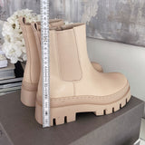 Botins Chelsea Nora Curtos na Cor Bege