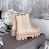 Botines Chelsea Nora cortos en beige