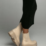 Botines Chelsea Nora cortos en beige
