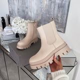 Botines Chelsea Nora cortos en beige