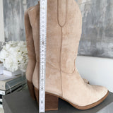Botas Cowboy Selenay Bege de Cano Médio