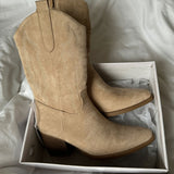 Botas cowboy Selenay beige de caña midi