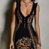 Vestido estampado boémio com decote em V profundo e fenda alta