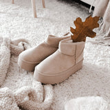 Botas de plataforma forradas en color beige Nina