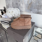 Botas de plataforma forradas en color camel Nina
