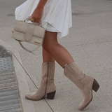 Botas Cowboy Selenay Bege de Cano Médio