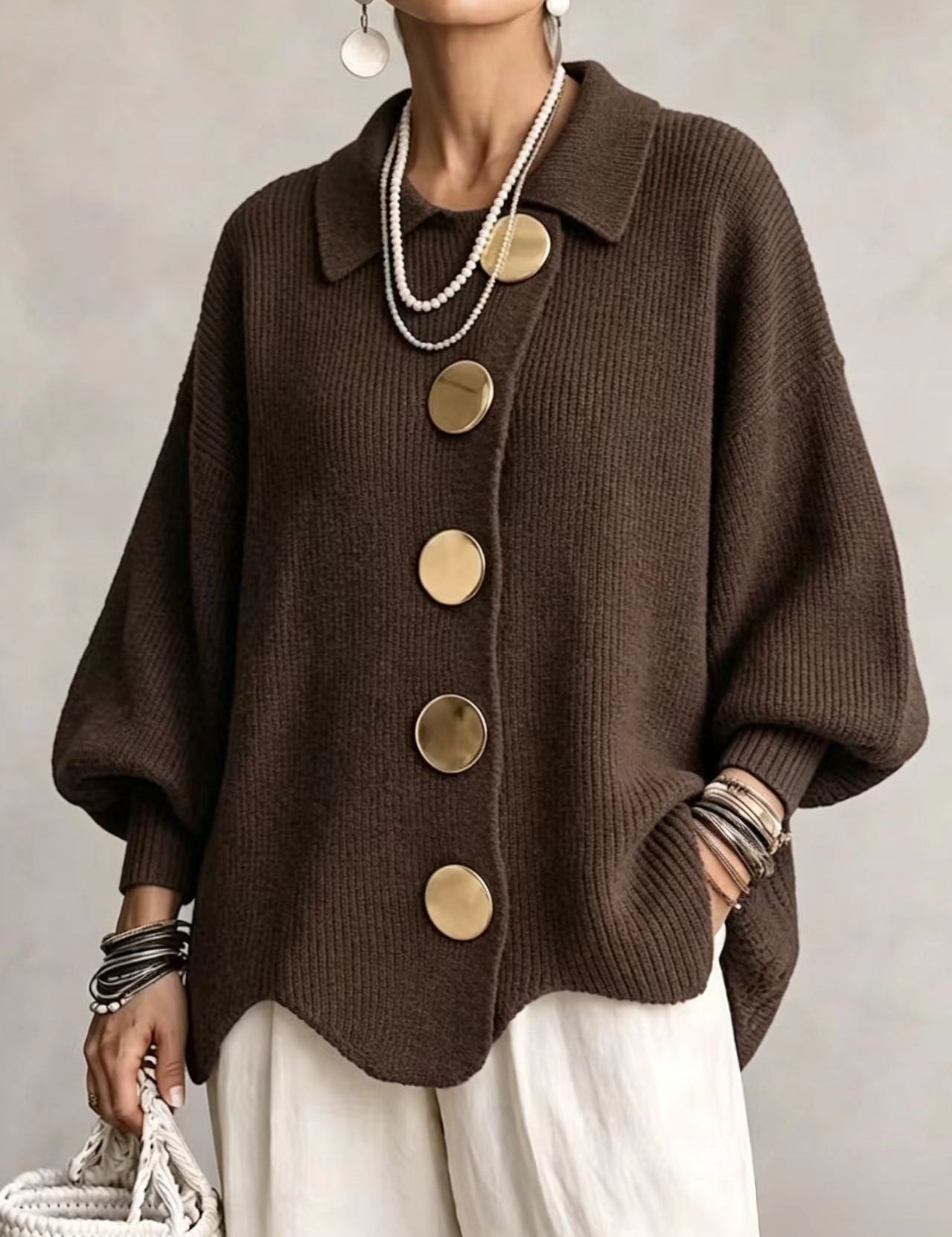 Victoire | Cardigan Oversized com Botões Dourados Elegantes