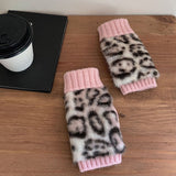 Luvas Térmicas com Estampa de Leopardo