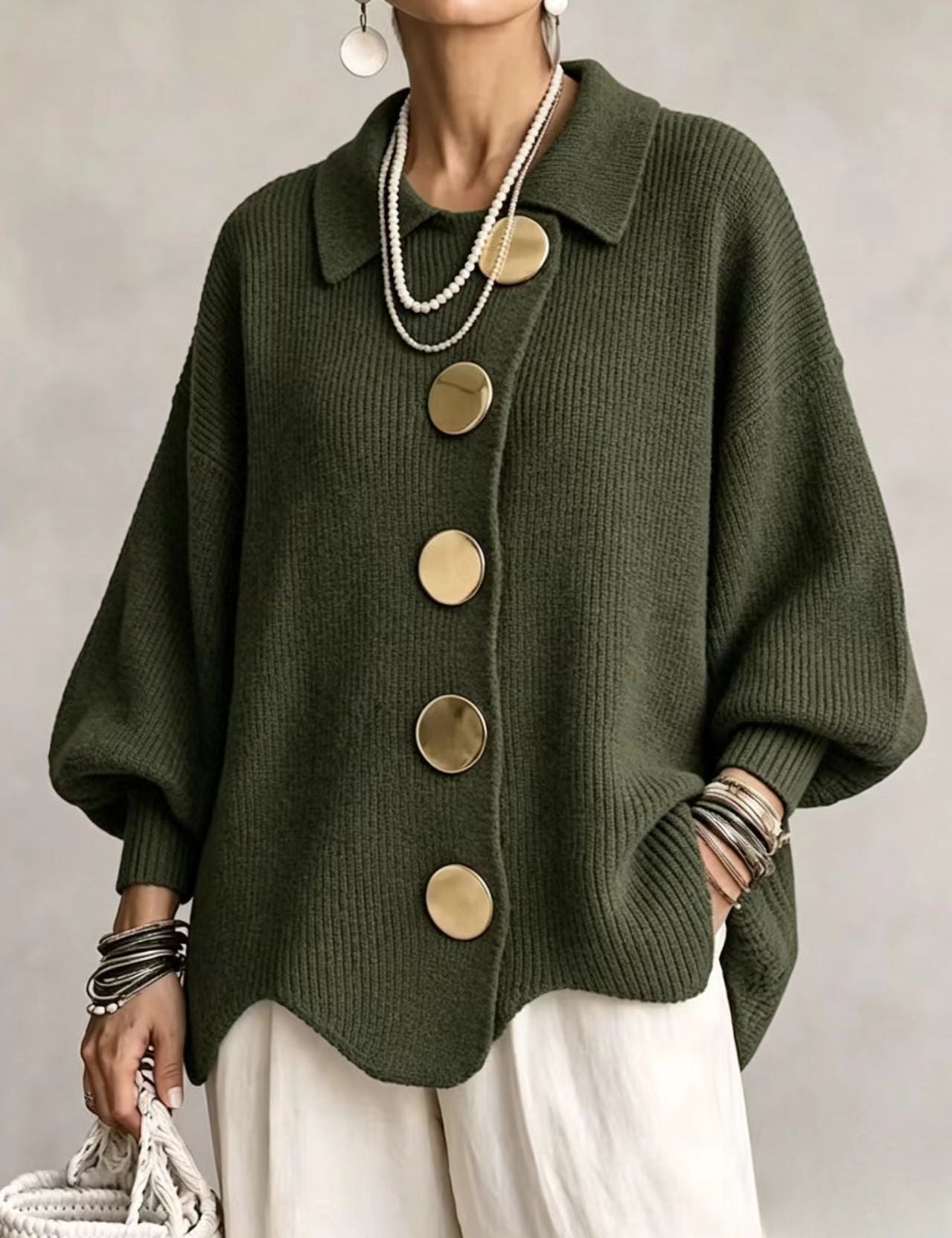 Victoire | Cardigan Oversized com Botões Dourados Elegantes