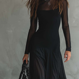 Nina - Vestido maxi preto em tule de corte solto