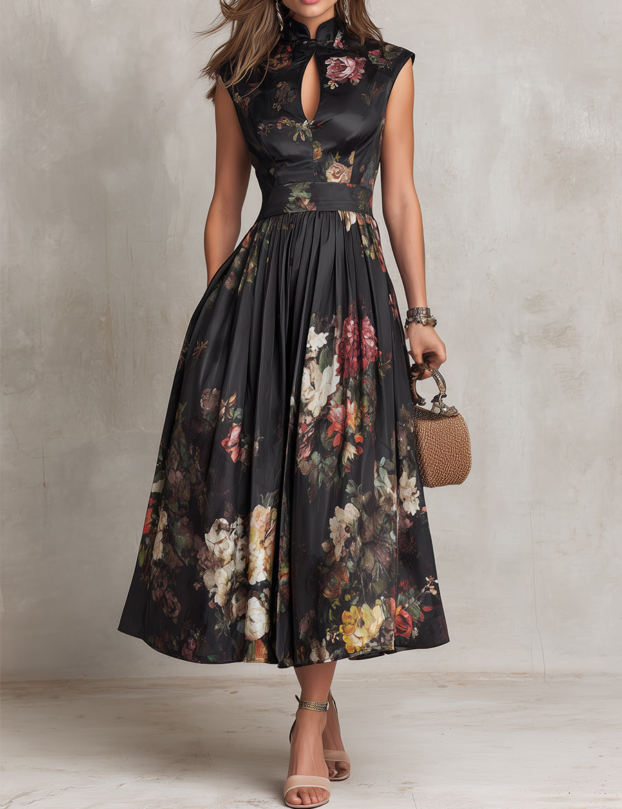 Vestido midi em cetim preto com pregas, estampa floral e decote em gota