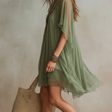 Vestido mini verde em chiffon com decote em V, em camadas, fluido