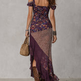 Vestido longo urbano-nômade em violeta com estampa floral de leopardo e fenda alta
