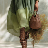 Vestido midi verde em chiffon com ombros à mostra e mangas curtas