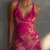 Vestido bodycon sem mangas com estampa floral fúcsia, franzido e com fenda lateral