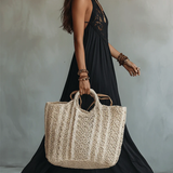 Vestido longo boémio preto sem mangas com bordos em renda