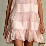Vestido Mini Plissado de Chiffon Rosa Claro com Camadas e Detalhes em Patchwork