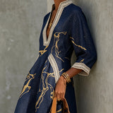 Cosette | Vestido Curto em Renda de Crochê Azul Marinho com Detalhes Dourados e Decote em V