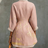 Vestido Mini Rosa de Renda Calista com Decote em V